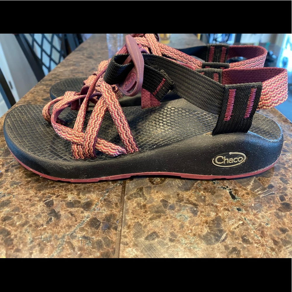 Womens size 7 Chaco’s